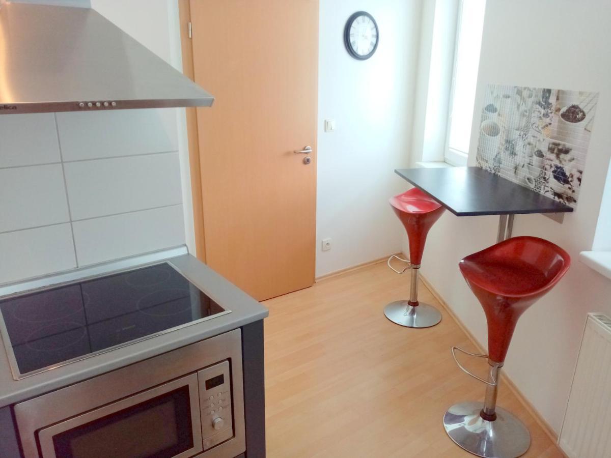 Apartment Odeon Мост Екстер'єр фото